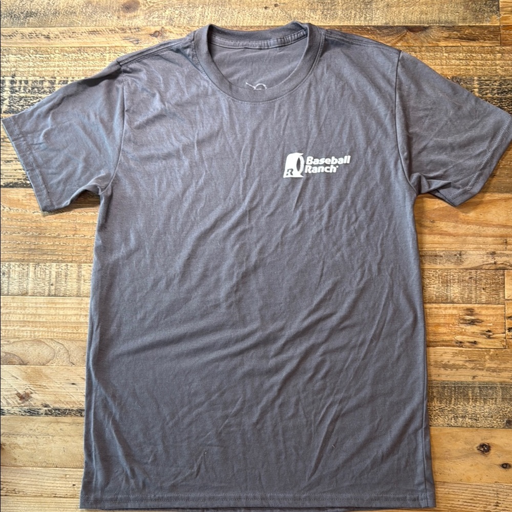 Men’s small Baseball Ranch Gray T-Shirt